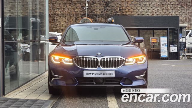 BMW 3-Series 330i xDrive Luxury