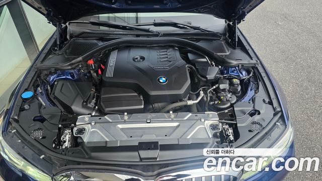 BMW 3-Series 330i xDrive Luxury