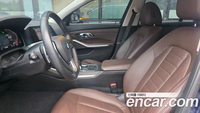 BMW 3-Series 330i xDrive Luxury