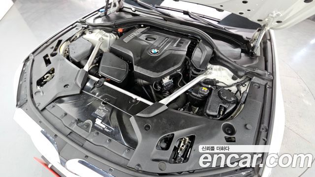 BMW 5-Series 530i xDrive Luxury Plus