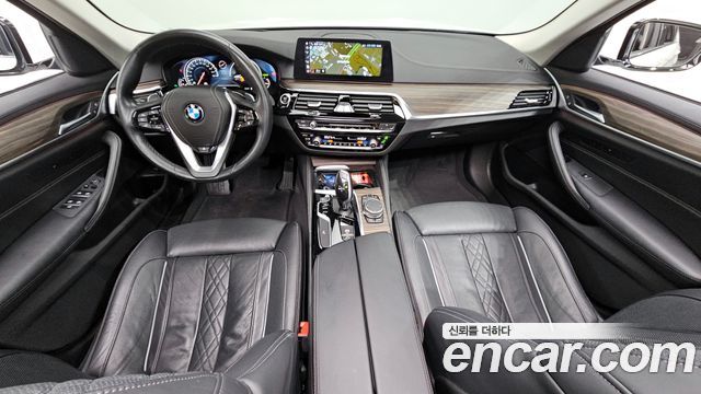BMW 5-Series 530i xDrive Luxury Plus