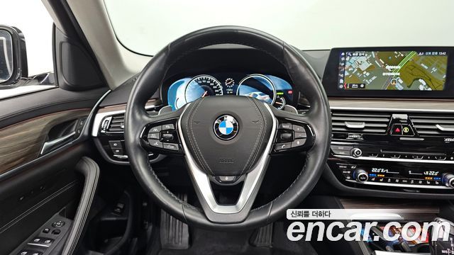 BMW 5-Series 530i xDrive Luxury Plus