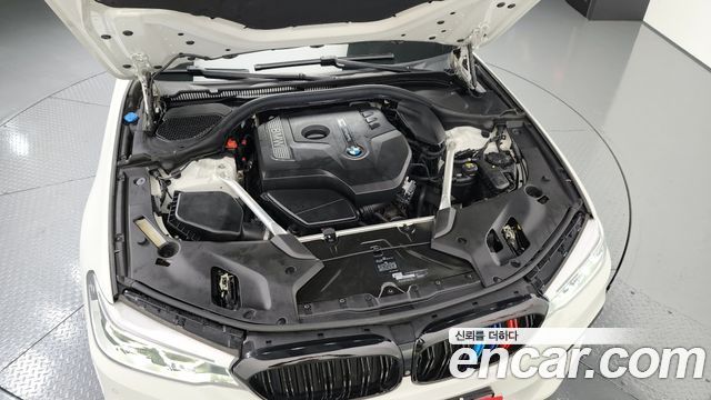 BMW 5-Series 530i xDrive M Sport Package Plus