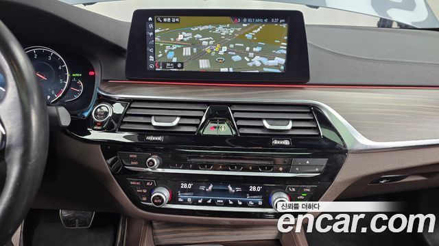 BMW 5-Series 520d xDrive M Sport Package Plus