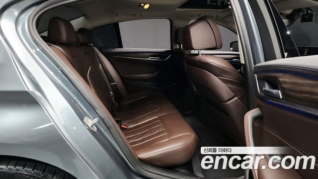 BMW 5-Series 530i xDrive Luxury Plus