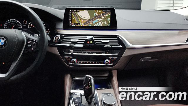 BMW 5-Series 530i xDrive Luxury Plus