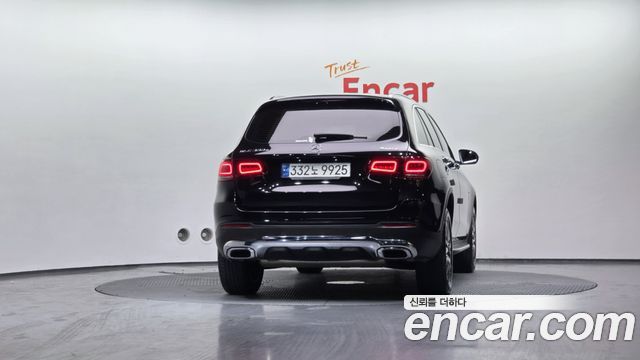 Mercedes-Benz GLC-Class GLC300e 4MATIC