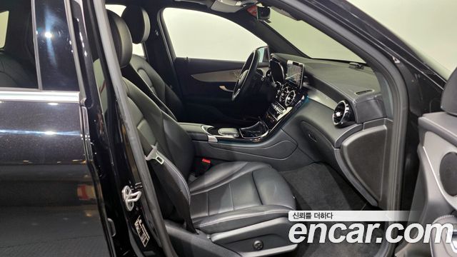 Mercedes-Benz GLC-Class GLC300e 4MATIC