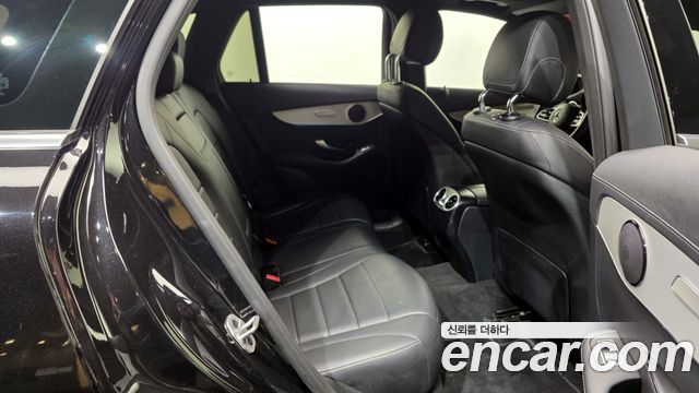 Mercedes-Benz GLC-Class GLC300e 4MATIC