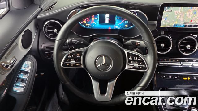 Mercedes-Benz GLC-Class GLC300e 4MATIC