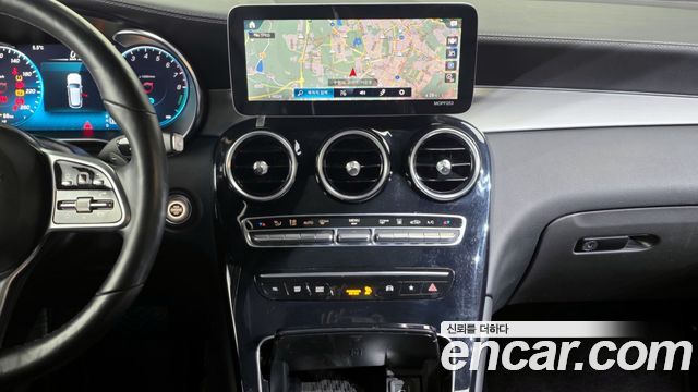 Mercedes-Benz GLC-Class GLC300e 4MATIC