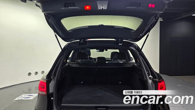 Mercedes-Benz GLC-Class GLC300e 4MATIC
