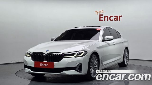 BMW 5-Series 530i xDrive Luxury