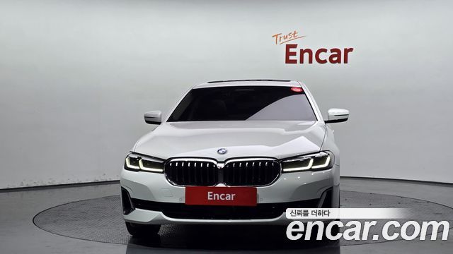 BMW 5-Series 530i xDrive Luxury