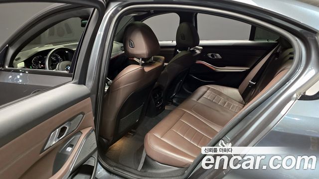 BMW 3-Series 330e M Sport