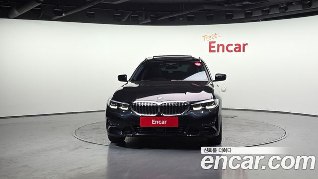 BMW 3-Series 320i Touring Luxury