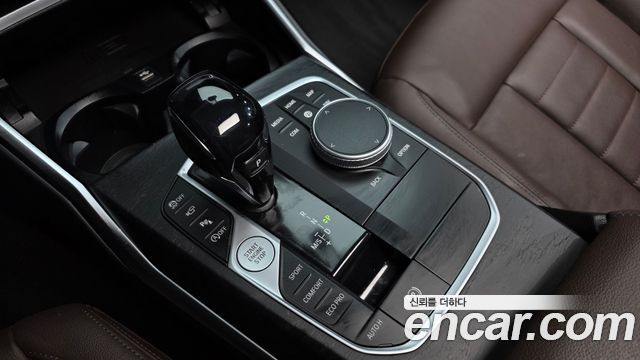BMW 3-Series 320i Touring Luxury