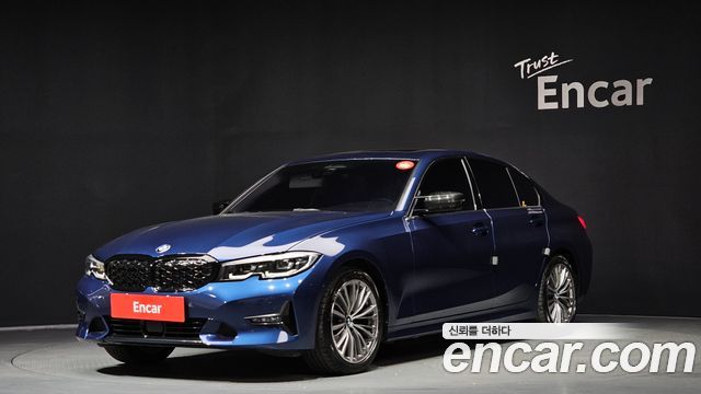 BMW 3-Series 320i Luxury