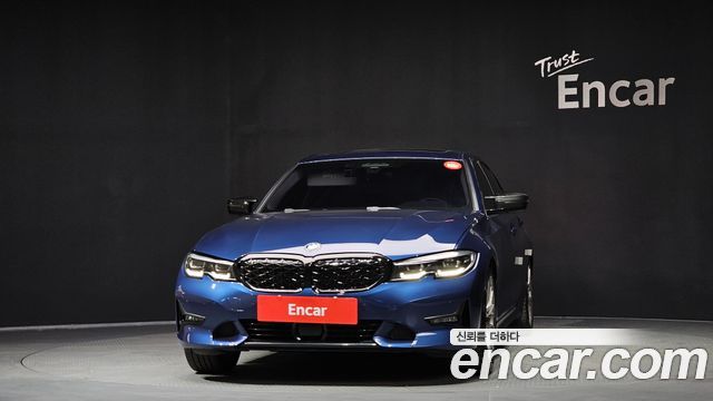 BMW 3-Series 320i Luxury