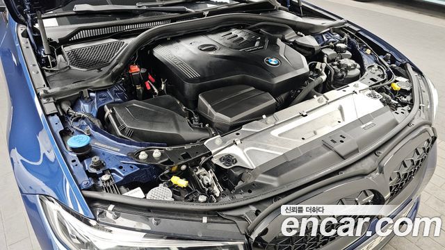 BMW 3-Series 320i Luxury