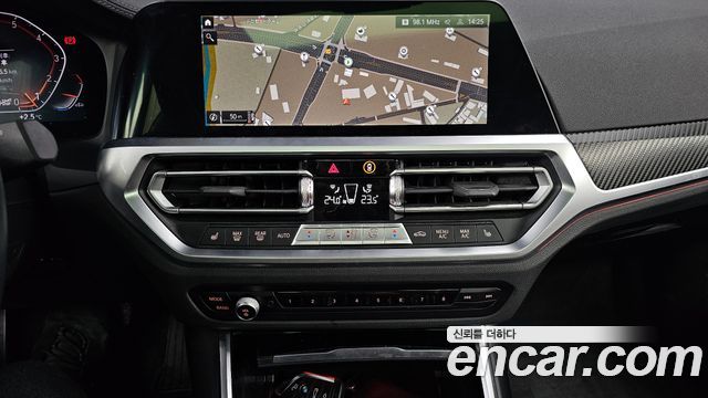 BMW 3-Series 320i Luxury