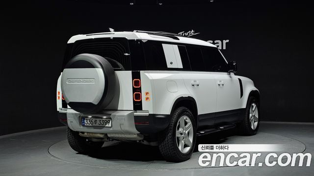 Land Rover Defender 110 D250 SE