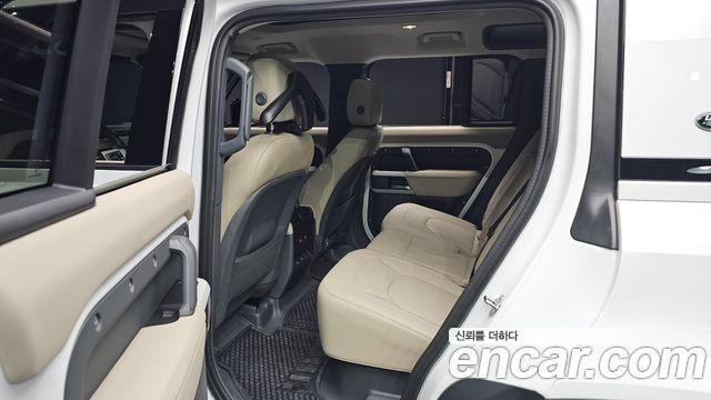 Land Rover Defender 110 D250 SE