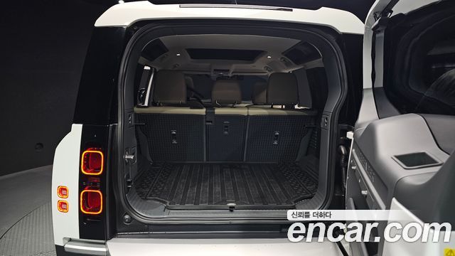 Land Rover Defender 110 D250 SE