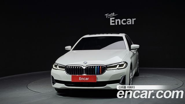 BMW 5-Series 530i xDrive Luxury