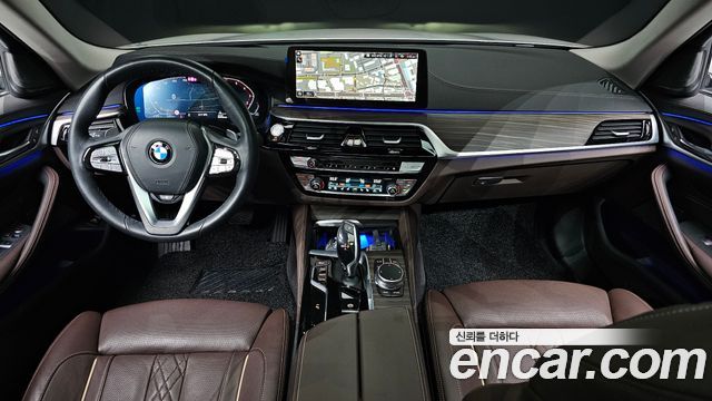 BMW 5-Series 530i xDrive Luxury