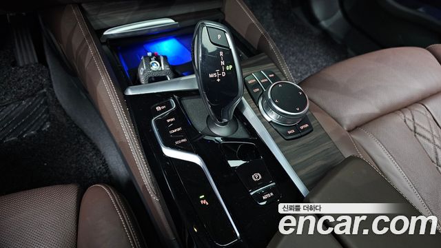 BMW 5-Series 530i xDrive Luxury