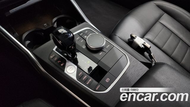 BMW 3-Series 330e Luxury