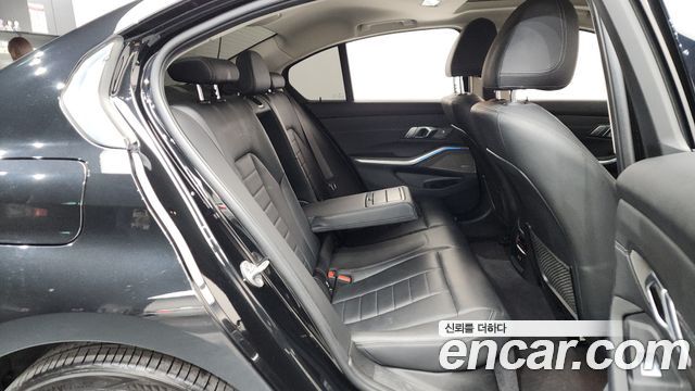 BMW 3-Series 330e Luxury
