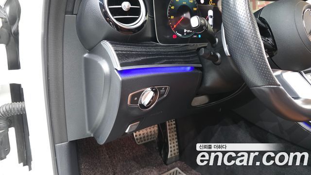 Mercedes-Benz E-Class E220d 4MATIC AMG Line
