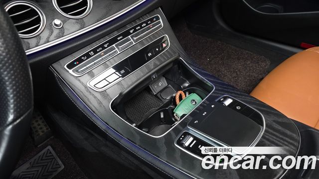 Mercedes-Benz E-Class E220d 4MATIC AMG Line