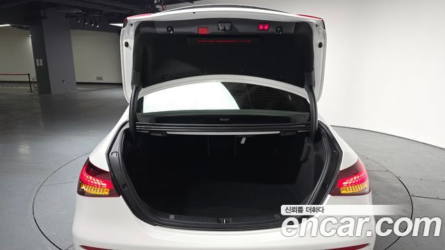 Mercedes-Benz E-Class E220d 4MATIC AMG Line