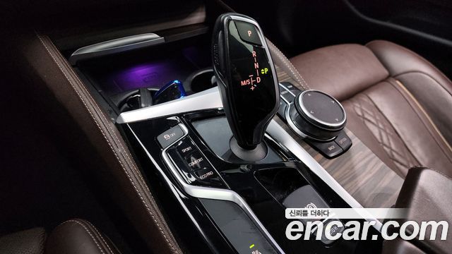 BMW 5-Series 530i xDrive Luxury Plus