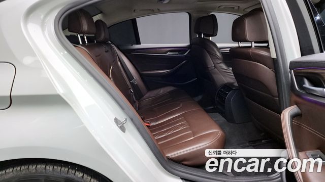 BMW 5-Series 530i xDrive Luxury Plus
