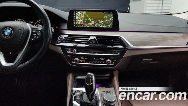 BMW 5-Series 530i xDrive Luxury Plus