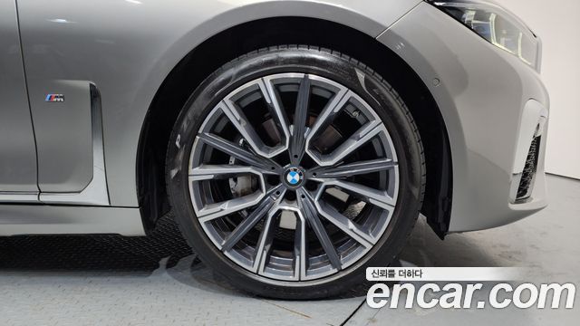BMW 7-Series 740i M Sport