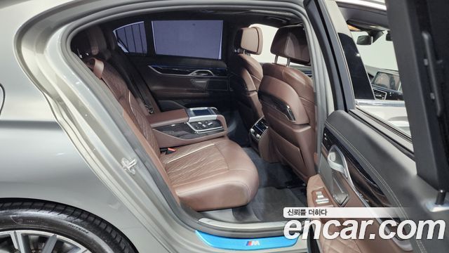 BMW 7-Series 740i M Sport
