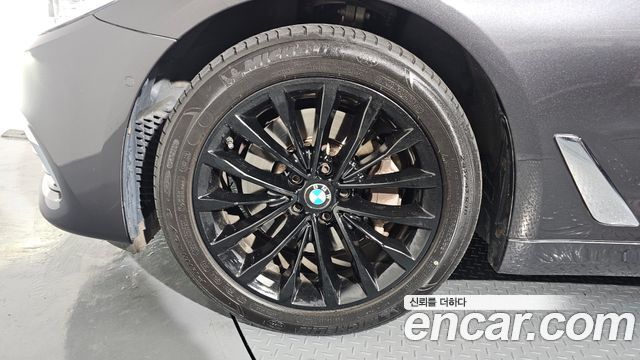 BMW 5-Series 530i Luxury Plus