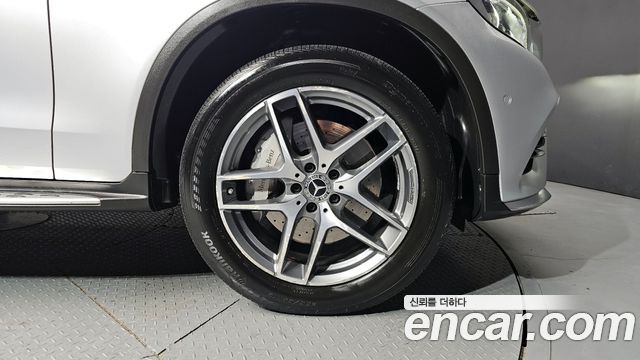Mercedes-Benz GLC-Class GLC350e 4MATIC AMG Line
