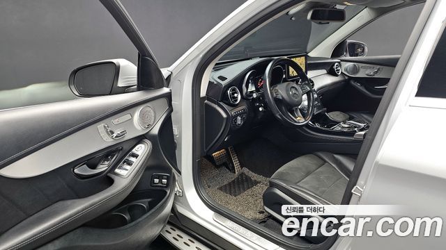 Mercedes-Benz GLC-Class GLC350e 4MATIC AMG Line