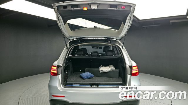 Mercedes-Benz GLC-Class GLC350e 4MATIC AMG Line