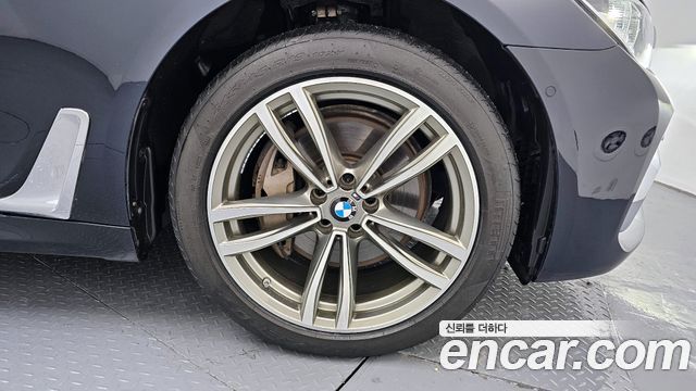 BMW 7-Series 740Li xDrive M Sport Package