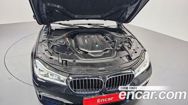 BMW 7-Series 740Li xDrive M Sport Package
