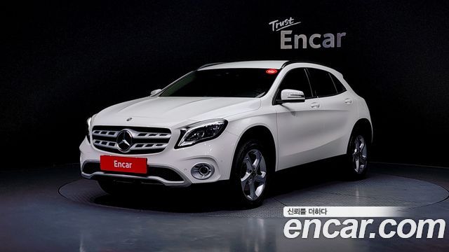 Mercedes-Benz GLA-Class GLA220