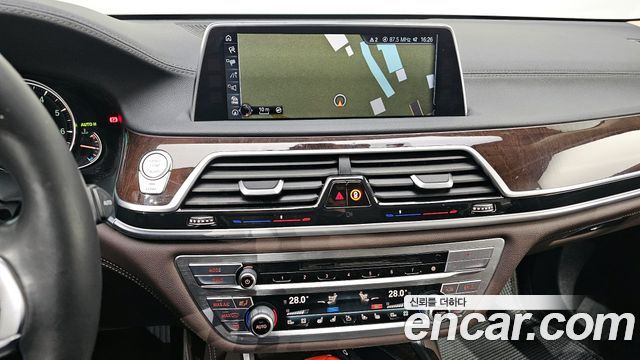 BMW 7-Series 740Li xDrive
