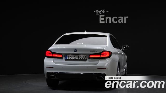BMW 5-Series 530e Luxury